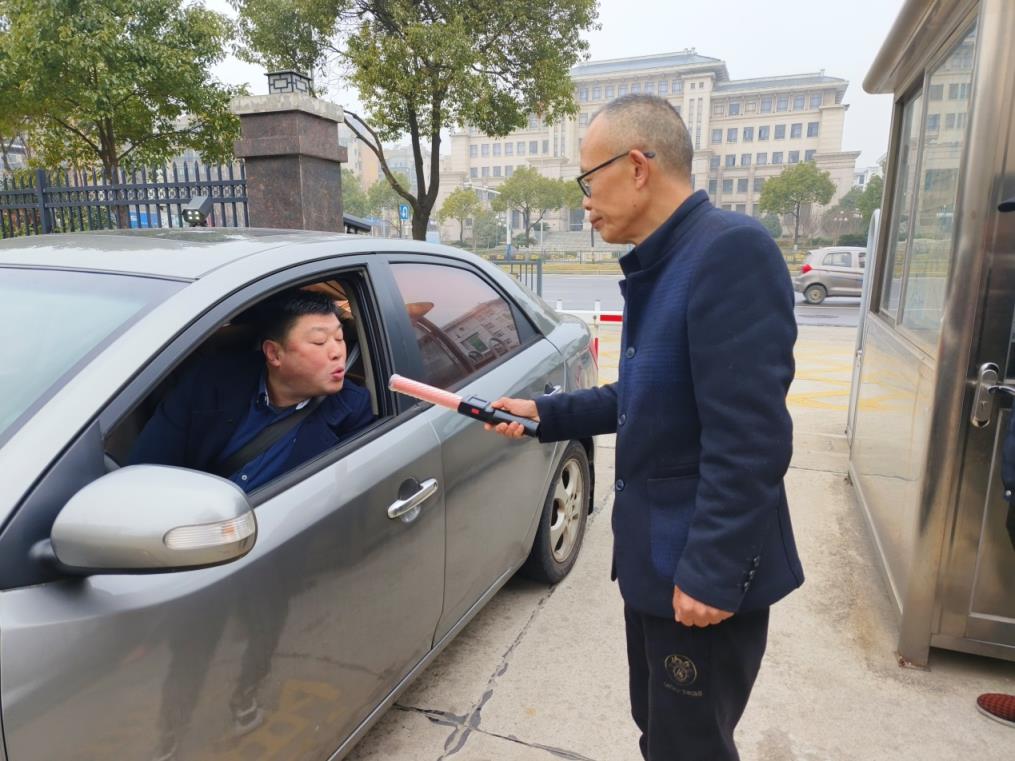 头条！中华烟分辨真假“一丝一毫”