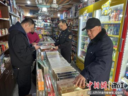 终于发现！免税店中华烟和普通版区别“百年树人”-府田香烟