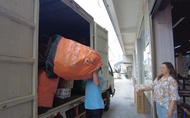 万宝路(硬红立陶宛版)批发，万宝路(硬红立陶宛版)什么价格？