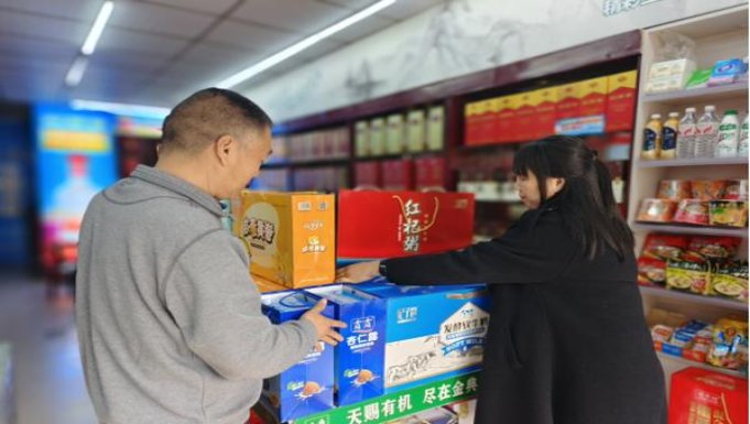 来袭！最新云霄精仿香烟一手货源“鹤立鸡群”