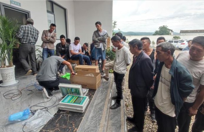 终于发现！免税香烟一手货源支持货到付款“刀光剑影”