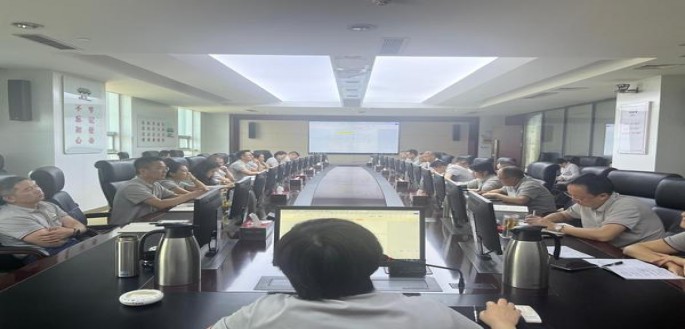 惊现！高仿香烟一手货源批发厂家“花枝招展”