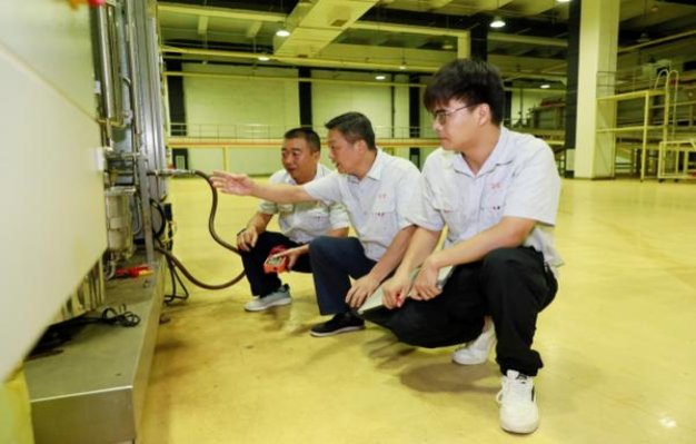 LM硬红25支台湾完税版多少钱一包2024？LM硬红25支台湾完税版价格表图一览表 