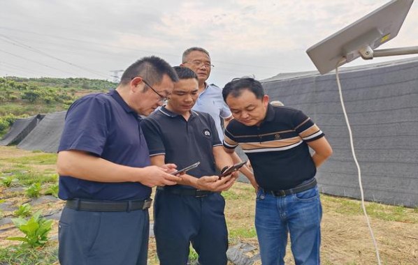 惊现！软荷花烟草公司批发价“荣华富贵”