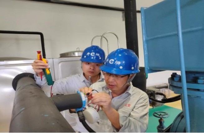 深入解析！泰山硬红红锡包香烟的批发奥秘