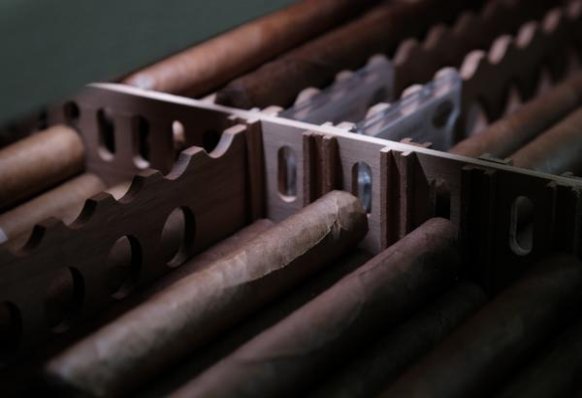 终于发现！广西怎么满地是卖烟的呢“叶落知秋”