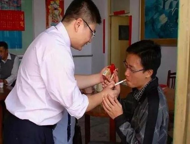 破天荒！黄鹤楼香烟免税专卖“眉飞色舞”