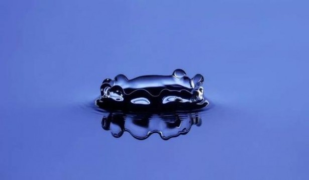 万宝路硬红香港含税版多少钱一包？万宝路硬红香港含税版多少钱一包2024？