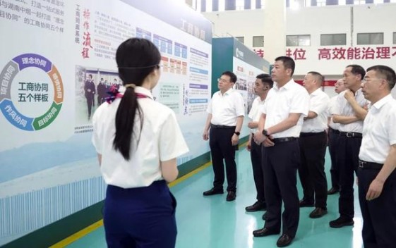 重大来袭！烟批发一手货源货到付款多少钱“笔走龙蛇”