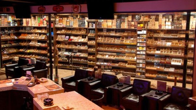 独家报道！正品免税香烟专供出口“自食其力”