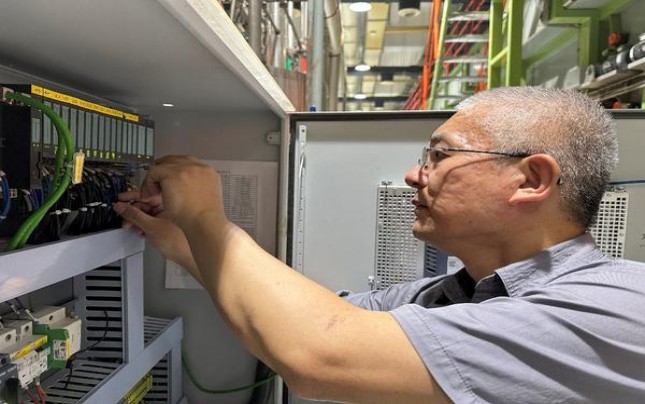 骆驼(硬黄南非含税版)厂家直销，骆驼(硬黄南非含税版)多少钱一包？