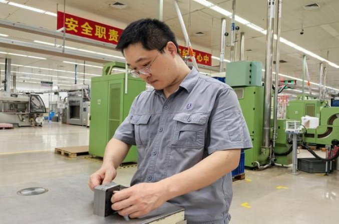 深入解析！好猫招财猫1600亲情版香烟的低价批发指南