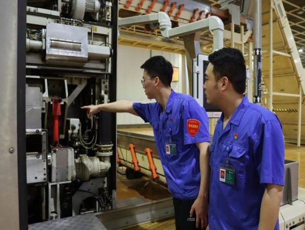 黄金叶(硬黄金)总仓批发，黄金叶(硬黄金)多少钱一包2024？