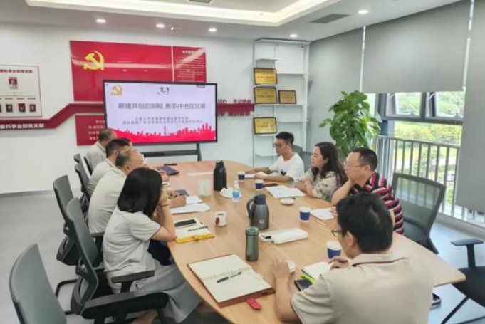 红金龙硬红爱你多少钱一盒2024？红金龙硬红爱你价格表图一览表 