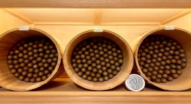 热点讨论！香烟批发微商网推荐：卖香烟的微商联系方式“大器晚成”