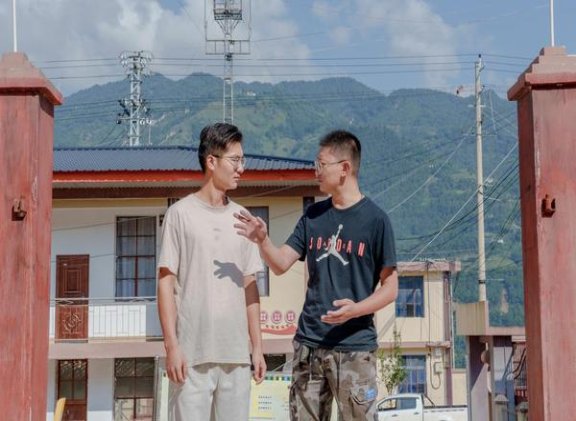 百乐门(夜蓝俄罗斯版)什么价格？百乐门(夜蓝俄罗斯版)香烟正品价格表 