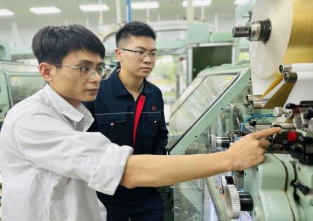 登喜路(硬红亚太免税版)渠道批发，登喜路(硬红亚太免税版)价钱批发