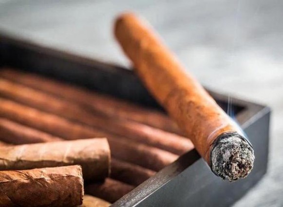 来袭！免税香烟一手货源价格表“改朝换代”