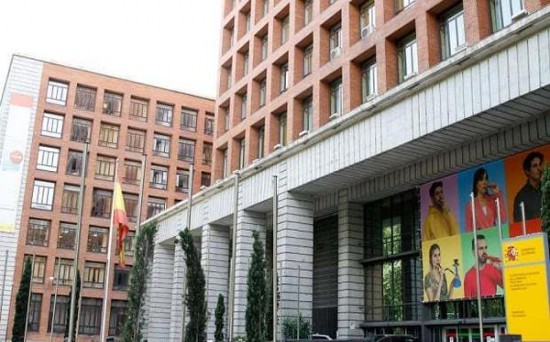 热点讨论！正品免税烟专供一手货源厂家“痴人说梦”