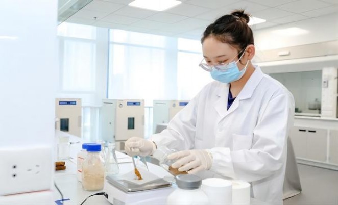 云斯顿(硬红俄罗斯版)什么价格？云斯顿(硬红俄罗斯版)香烟正品价格表 