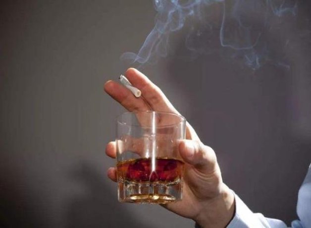 重大来袭！绿摩尔香烟官网购买“两天晒网”