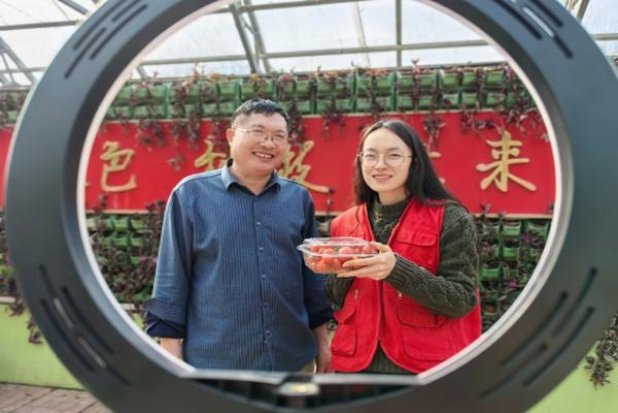 重大来袭！卖高仿烟的微信“没头没脑”