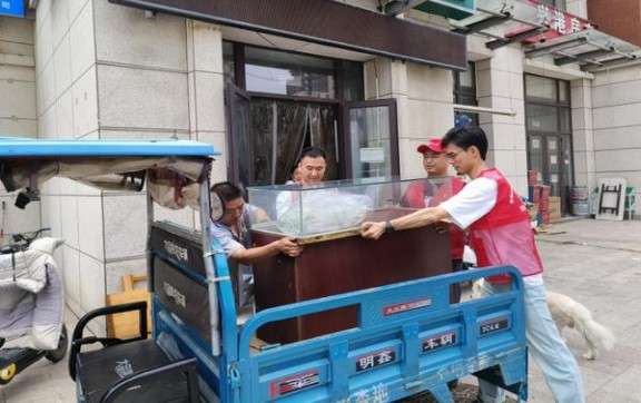 来袭！正规香烟批发网站一手货源“人命关天”