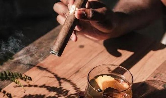 来袭！外烟一手货源批发网“说长道短”