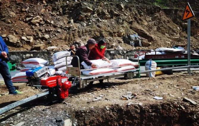 万宝路(硬白鸡年贺岁台湾含税版)价格表和图片 万宝路(硬白鸡年贺岁台湾含税版)香烟价格表2025 