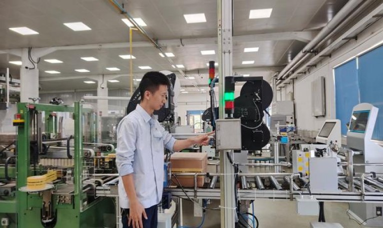 云烟(天眼中支)批发多少钱？云烟(天眼中支)多少钱一盒？