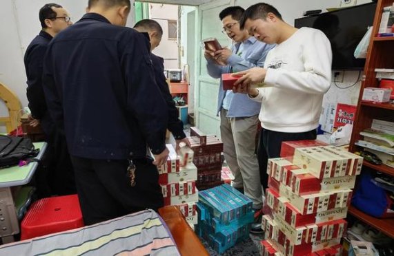 黄鹤楼(硬辛亥100金)一手渠道，黄鹤楼(硬辛亥100金)多少钱一盒？