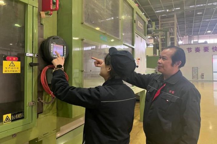 万宝路(樱花爆珠埃及版)价格表一览 万宝路(樱花爆珠埃及版)香烟正品价格表 