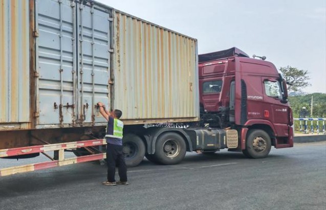 万宝路(硬白金澳大利亚版)多少钱一包？万宝路(硬白金澳大利亚版)香烟价格 