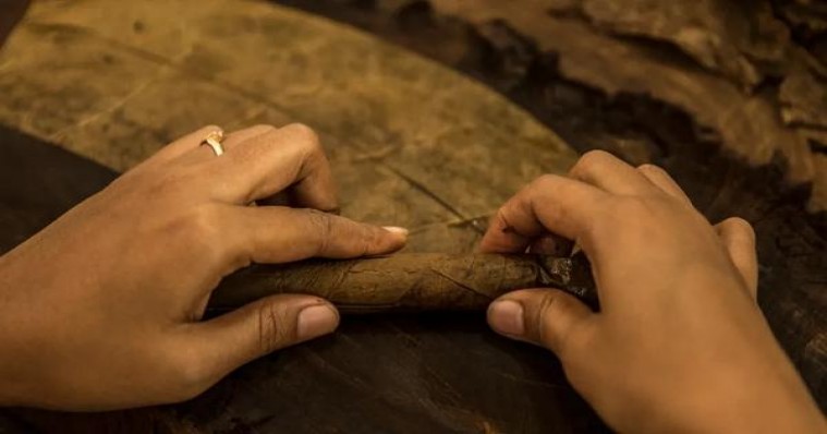 新消息！免税香烟店代购是真的吗“万事顺利”