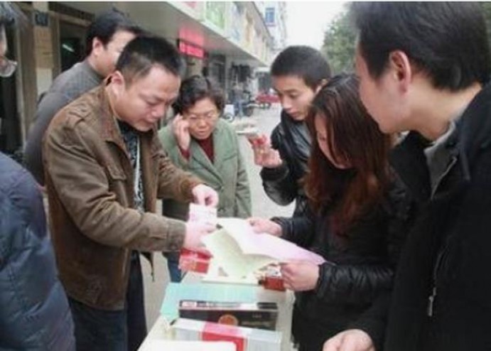 万宝路(橘子双爆珠马来西亚版)价钱批发 万宝路(橘子双爆珠马来西亚版)多少钱一包2025？