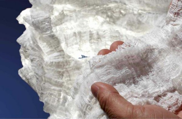 万宝路(硬蓝俄罗斯签名版)多少钱一盒2025？万宝路(硬蓝俄罗斯签名版)图片及价格查询