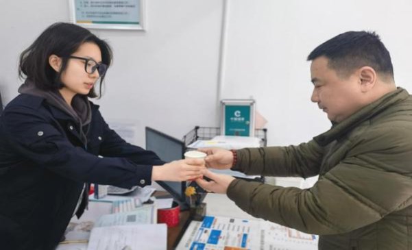 登喜路(白中免)批发，登喜路(白中免)多少钱一包？