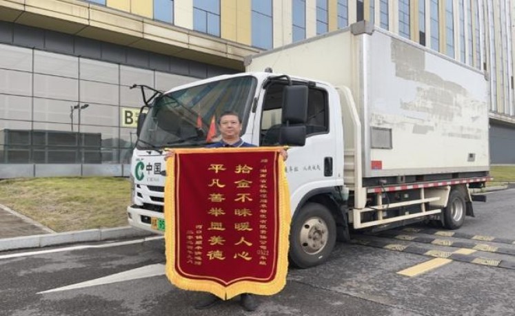 黄鹤楼软蓝出口多少钱一盒2024？黄鹤楼软蓝出口多少钱一盒2024？