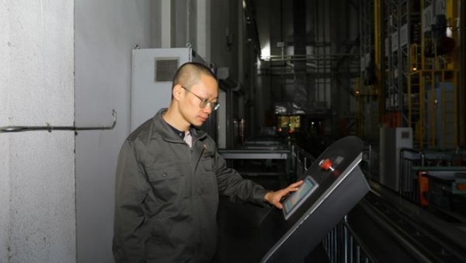 米兰白侧推什么价格？米兰白侧推什么价格？