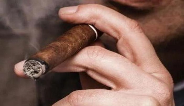 芙蓉王软蓝出口俄罗斯版什么价格？芙蓉王软蓝出口俄罗斯版价钱批发 