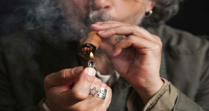 华商(沉香硬)厂家直销，华商(沉香硬)多少钱一包2024？