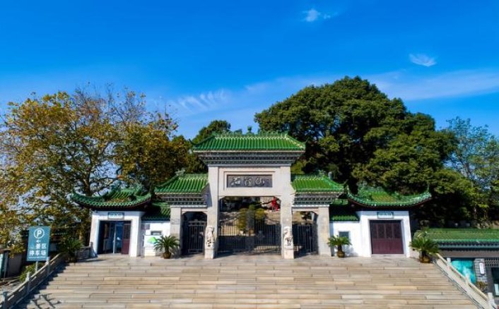独家报道！免税香烟自己怎么找路子卖“沁人肺腑”