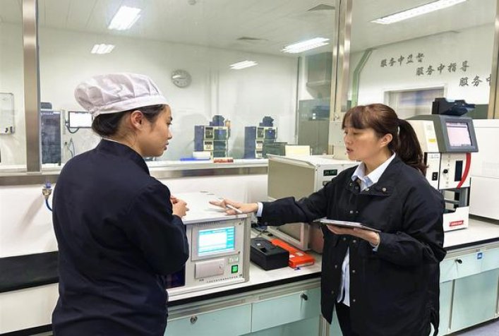 LM硬红25支台湾完税版价钱批发 LM硬红25支台湾完税版多少钱一包？
