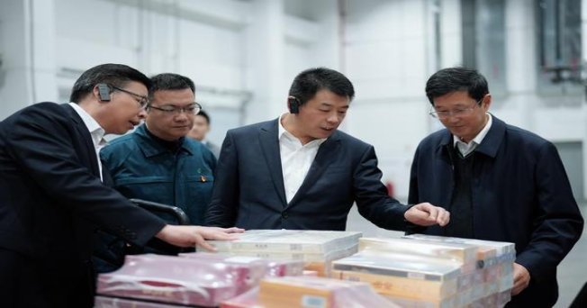 重大来袭！微信香烟批发超市一手货源加盟厂家发货“磨杵成针”