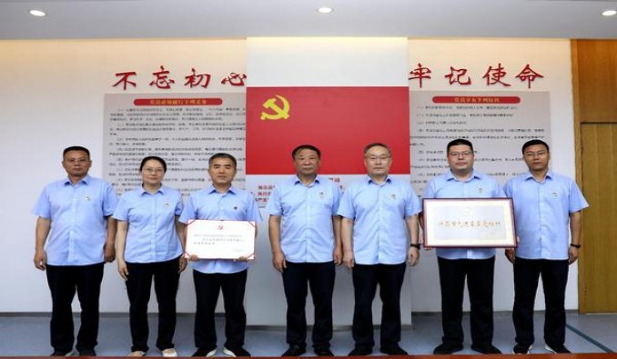 惊现！外烟万宝路一手货源“四季平安”