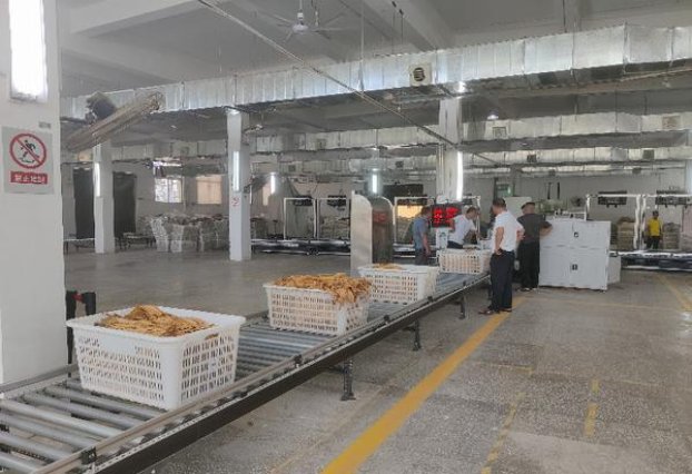 重点通报！买烟微商免费细支批发“花枝招展”