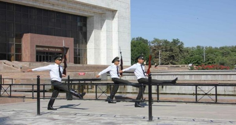 破天荒！云霄烟官网“高谈阔论”