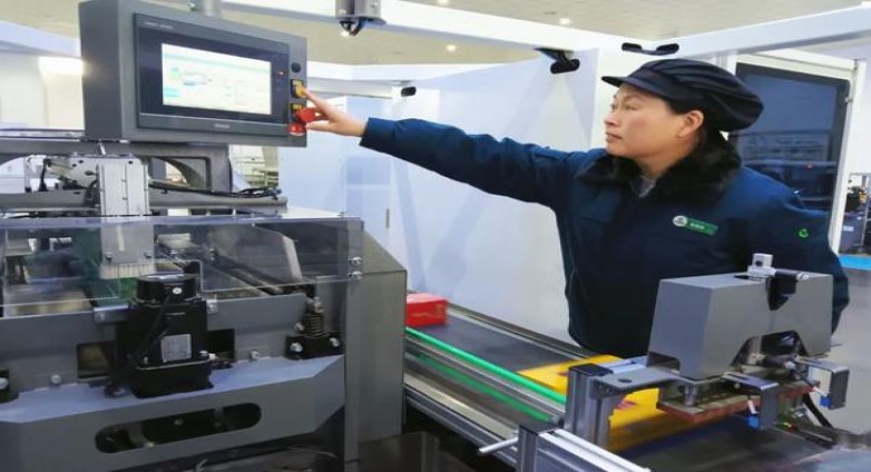 独家报道！外国香烟网购代理微信“春暖花开”