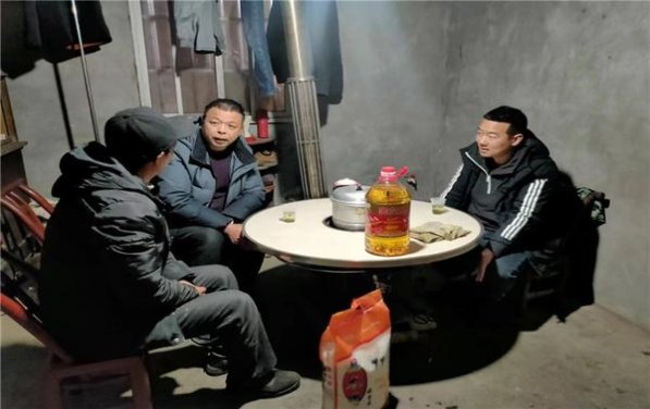 万宝路(灰超醇免税)总仓批发，万宝路(灰超醇免税)多少钱一盒2024？