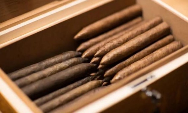 万宝路硬红2.0中免批发价格是多少？万宝路硬红2.0中免价格表一览 